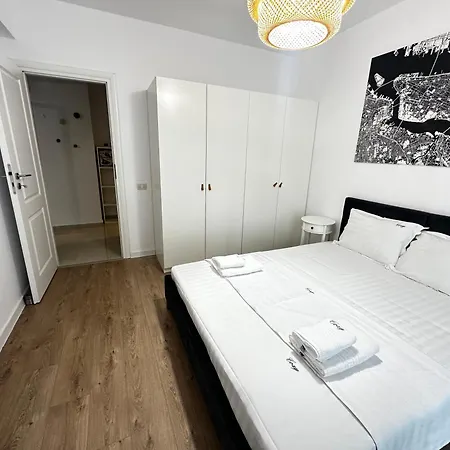 Deluxe Cozy - Address