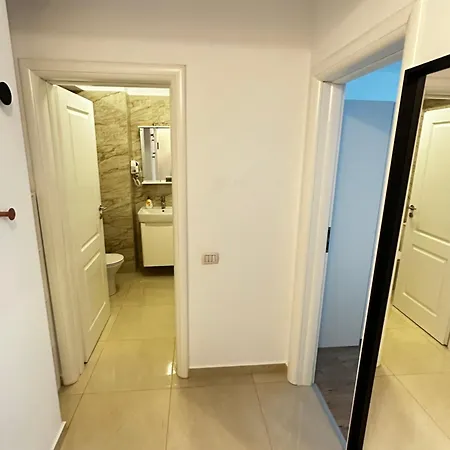 Deluxe Cozy - Address *