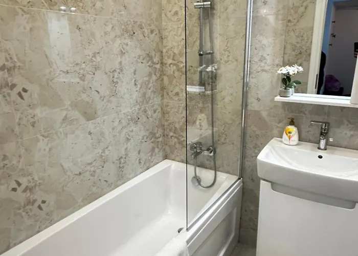 Deluxe Cozy - Address ブカレスト