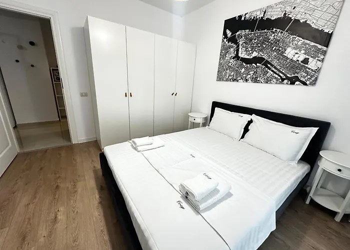 Deluxe Cozy - Address