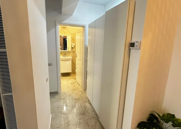 Deluxe Cozy - Address *