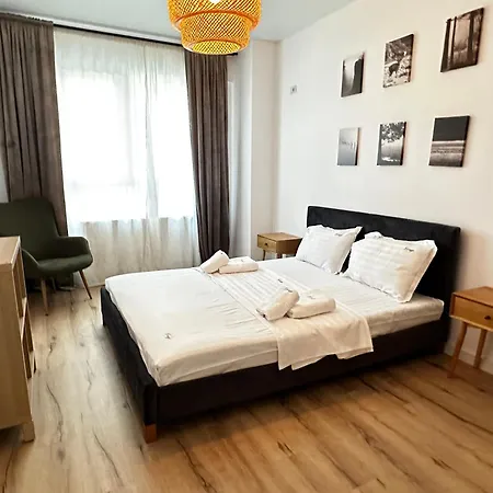 Deluxe Cozy - Address